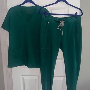 FIGS Green Scrub Set